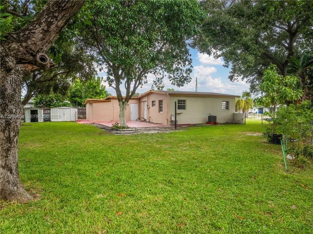 4220 SW 36th Street ., West Park, FL 33023