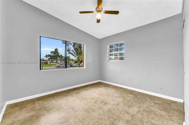 4220 SW 36th Street ., West Park, FL 33023