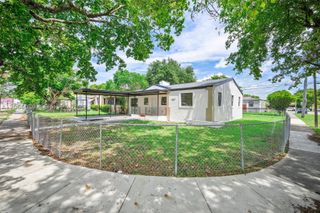 1157 NW 45th St, Miami, FL 33127