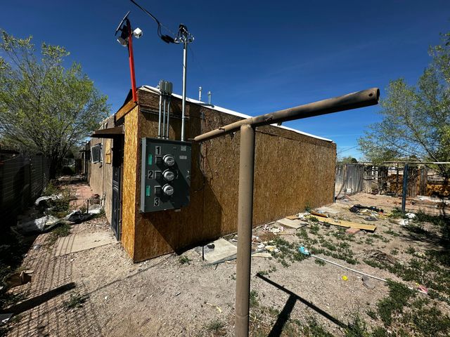 436 Grove Street SE, Albuquerque, NM 87108