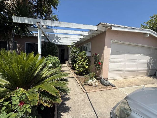 1737 W Richland, Santa Ana, CA 92703