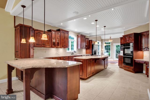 2250 BAKER RD, York, PA 17408