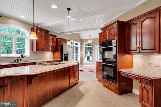 2250 BAKER RD, York, PA 17408