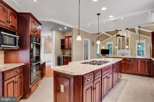 2250 BAKER RD, York, PA 17408