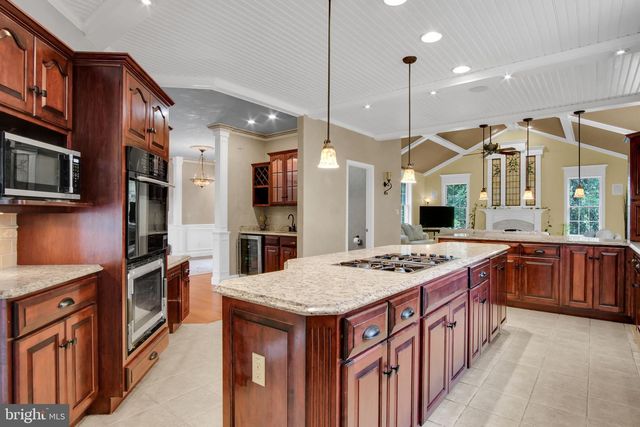 2250 BAKER RD, York, PA 17408