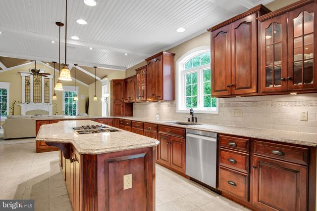 2250 BAKER RD, York, PA 17408