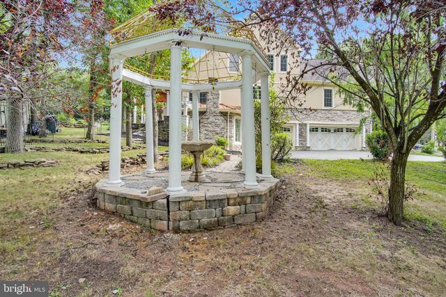 2250 BAKER RD, York, PA 17408