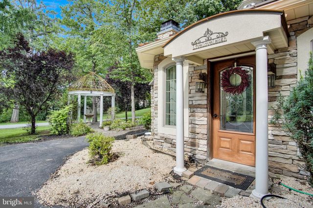 2250 BAKER RD, York, PA 17408