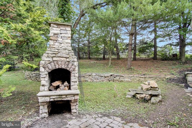 2250 BAKER RD, York, PA 17408
