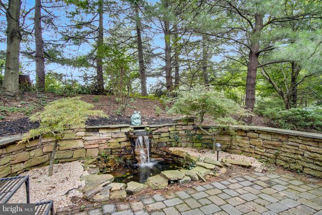 2250 BAKER RD, York, PA 17408