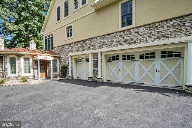2250 BAKER RD, York, PA 17408