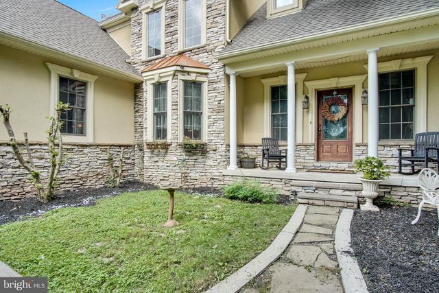 2250 BAKER RD, York, PA 17408