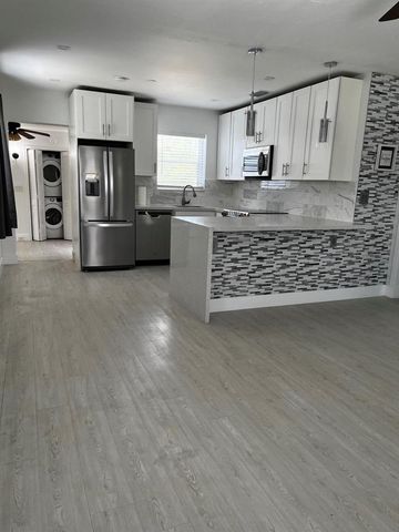 135 SE 5th Avenue, Boynton Beach, FL 33435