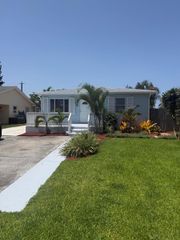 135 SE 5th Avenue, Boynton Beach, FL 33435