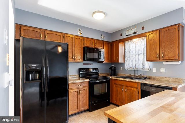 204 GRAND DR, Taneytown, MD 21787
