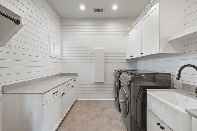 909 Saint Anne Court, Heath, TX 75032