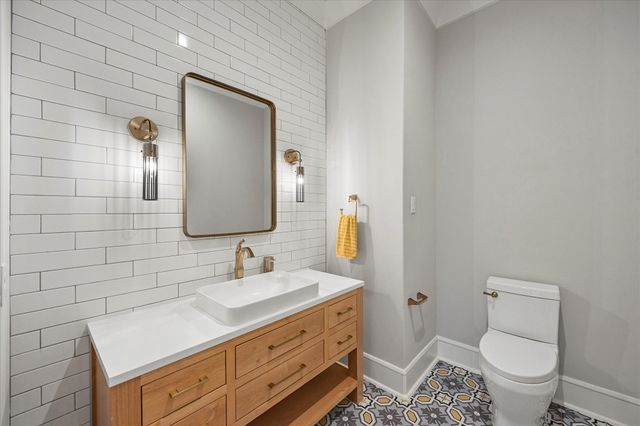 909 Saint Anne Court, Heath, TX 75032