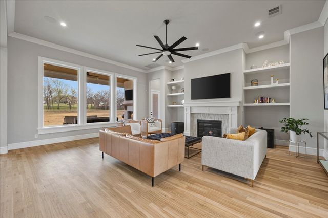 909 Saint Anne Court, Heath, TX 75032