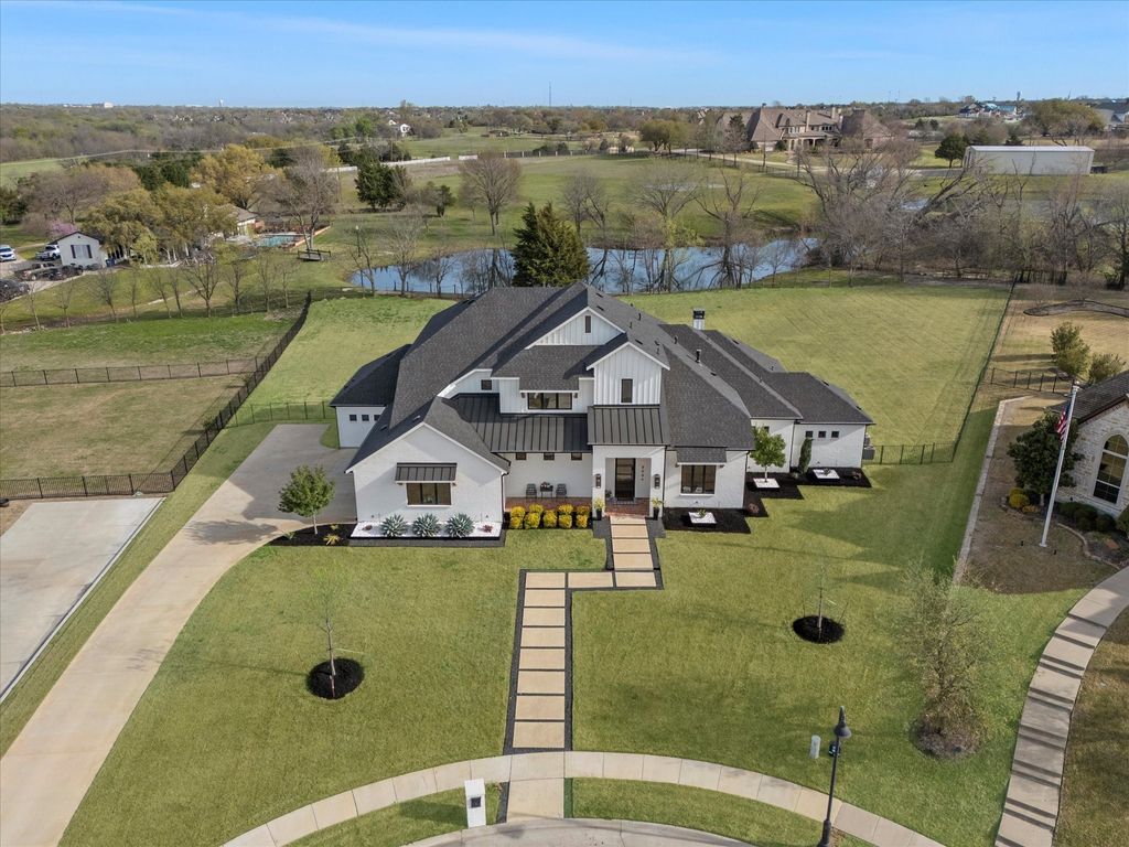 909 Saint Anne Court, Heath, TX 75032