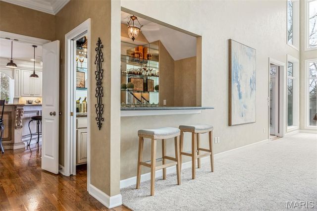 1040 Greystone Manor Parkway, Chesterfield, MO 63005