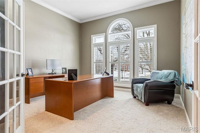 1040 Greystone Manor Parkway, Chesterfield, MO 63005