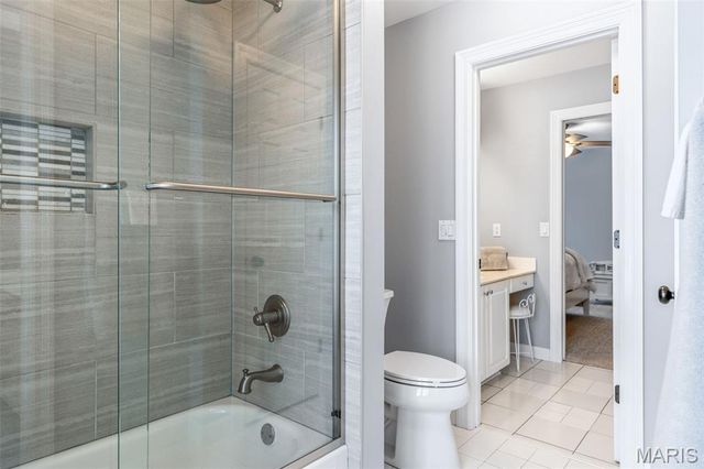 1040 Greystone Manor Parkway, Chesterfield, MO 63005