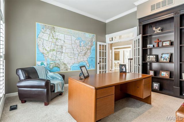 1040 Greystone Manor Parkway, Chesterfield, MO 63005