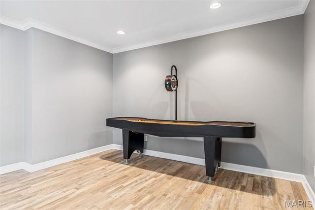 1040 Greystone Manor Parkway, Chesterfield, MO 63005