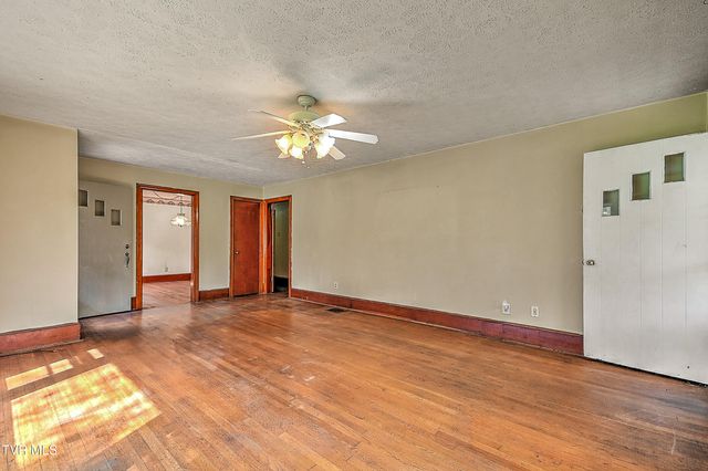 3176 Weaver Pike, Bristol, TN 37620