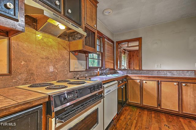 3176 Weaver Pike, Bristol, TN 37620