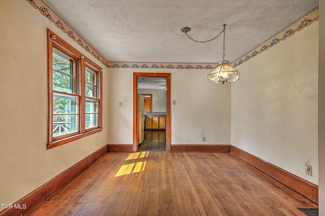 3176 Weaver Pike, Bristol, TN 37620