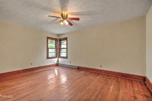 3176 Weaver Pike, Bristol, TN 37620