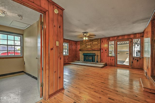 3176 Weaver Pike, Bristol, TN 37620