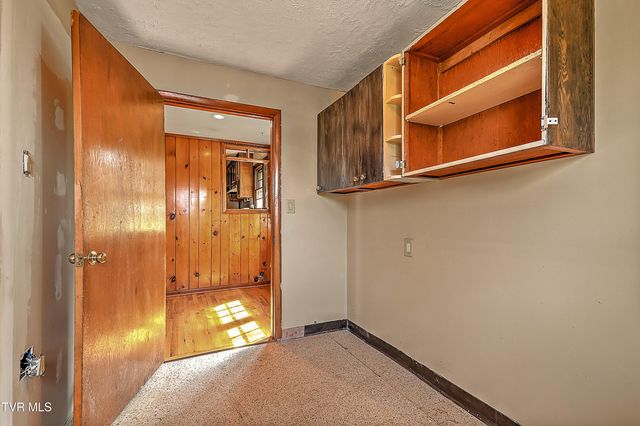 3176 Weaver Pike, Bristol, TN 37620