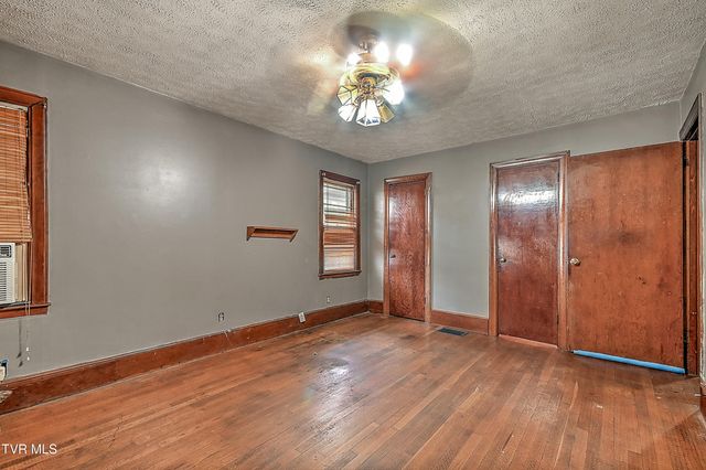 3176 Weaver Pike, Bristol, TN 37620