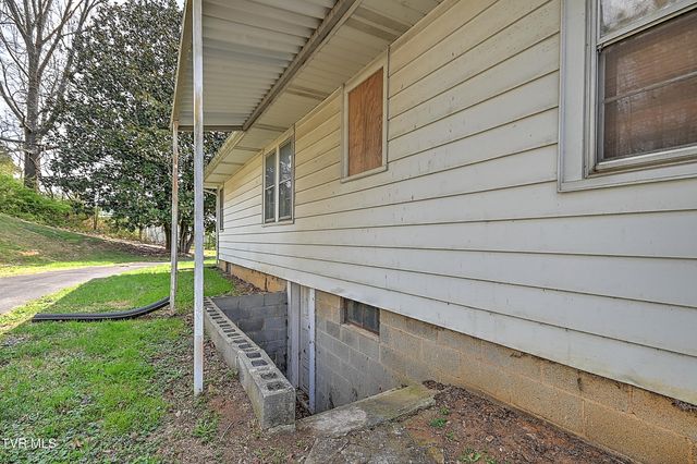 3176 Weaver Pike, Bristol, TN 37620