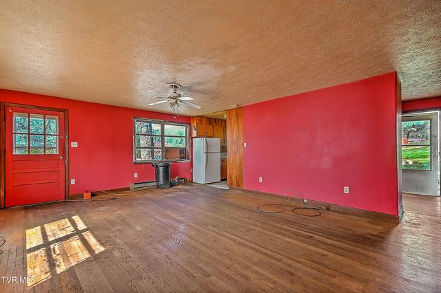 3176 Weaver Pike, Bristol, TN 37620