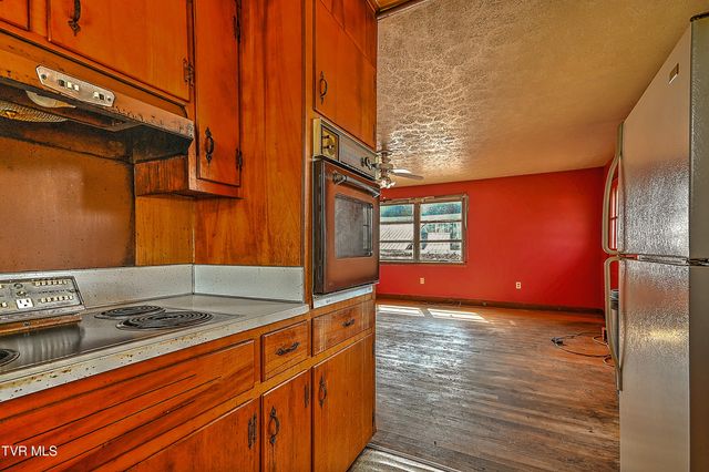 3176 Weaver Pike, Bristol, TN 37620