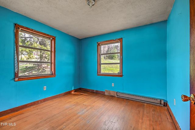 3176 Weaver Pike, Bristol, TN 37620