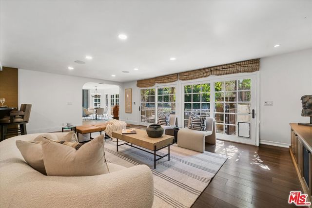 3171 Abington Drive, Los Angeles, CA 90210
