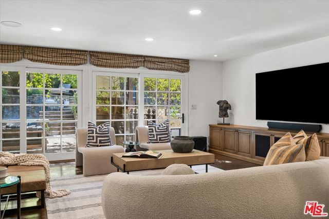 3171 Abington Drive, Los Angeles, CA 90210