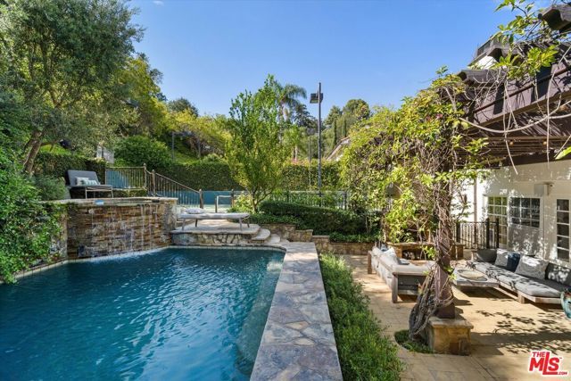 3171 Abington Drive, Los Angeles, CA 90210