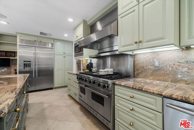 3171 Abington Drive, Los Angeles, CA 90210
