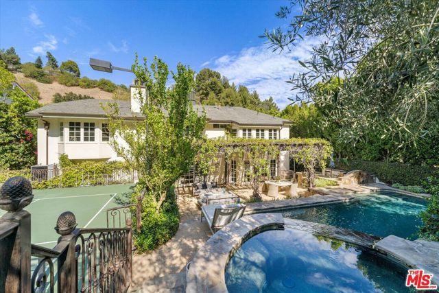 3171 Abington Drive, Los Angeles, CA 90210
