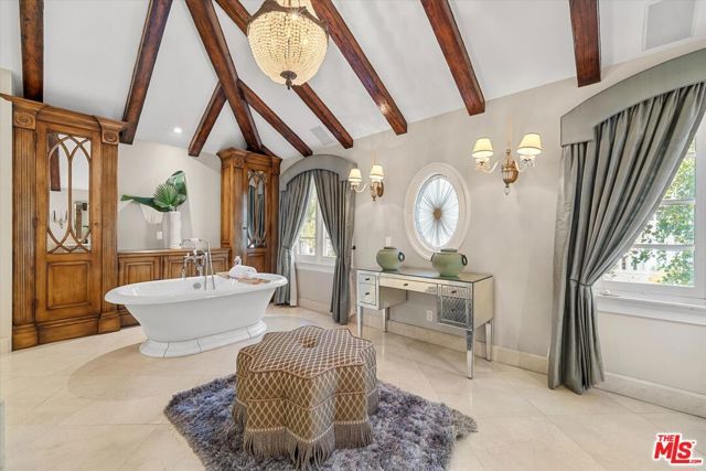 3171 Abington Drive, Los Angeles, CA 90210