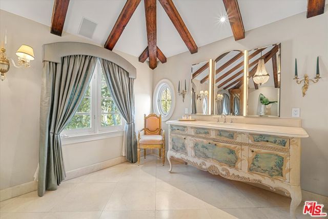 3171 Abington Drive, Los Angeles, CA 90210