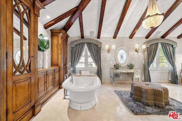 3171 Abington Drive, Los Angeles, CA 90210