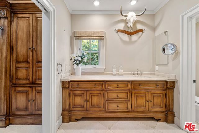 3171 Abington Drive, Los Angeles, CA 90210
