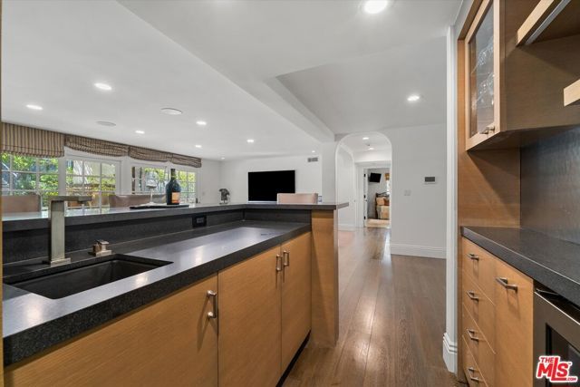 3171 Abington Drive, Los Angeles, CA 90210