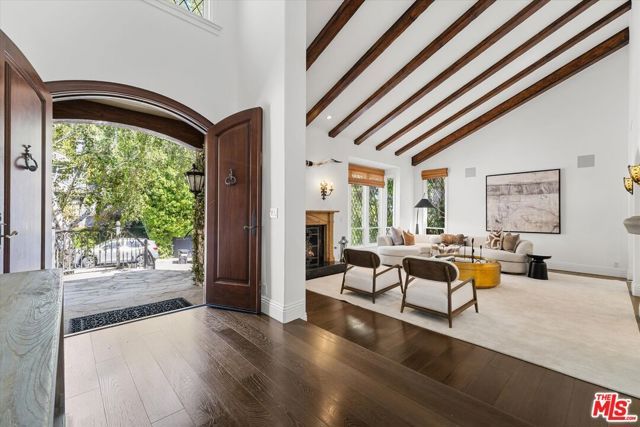 3171 Abington Drive, Los Angeles, CA 90210